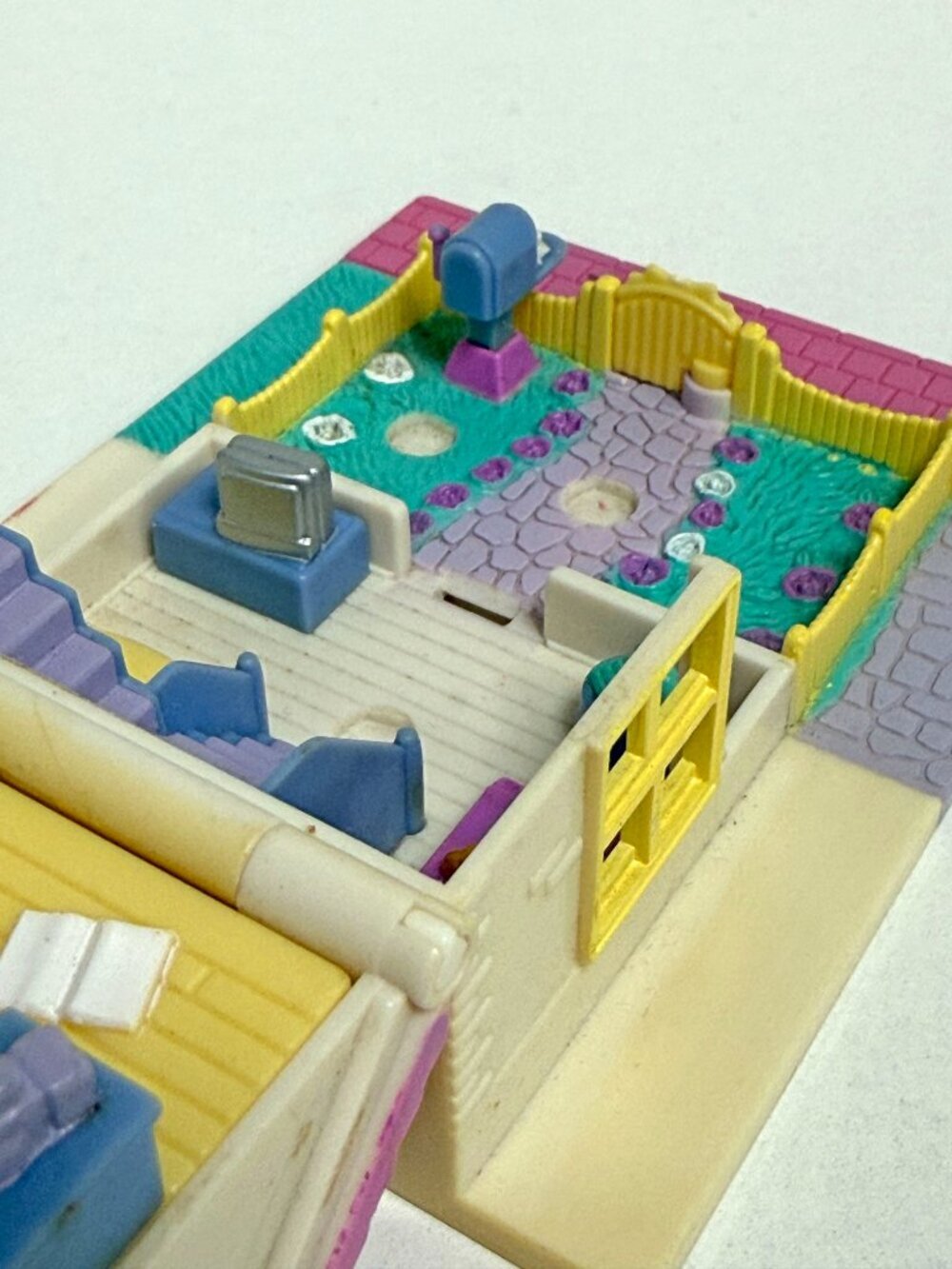 Vintage Polly Pocket Cozy Cottage - Picture 14 of 14